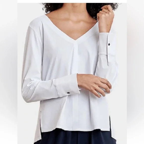 ADAY Something Tailored Small Classic White V-Neck top  Capsule Wardrobe - Picture 3 of 16